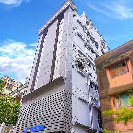 Fabhotel Eros 211 - Nr Sreebhumi コルカタ エクステリア 写真
