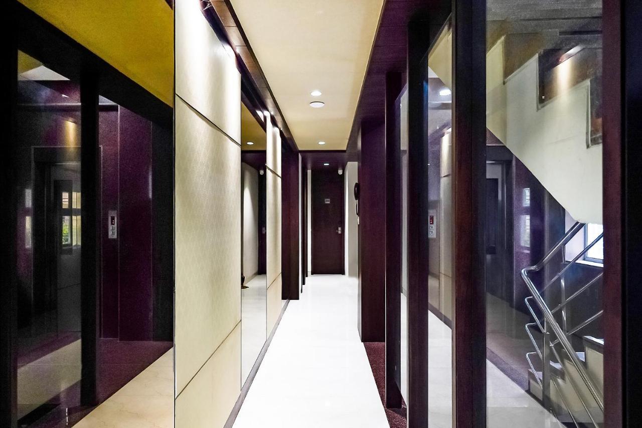 Fabhotel Eros 211 - Nr Sreebhumi コルカタ エクステリア 写真