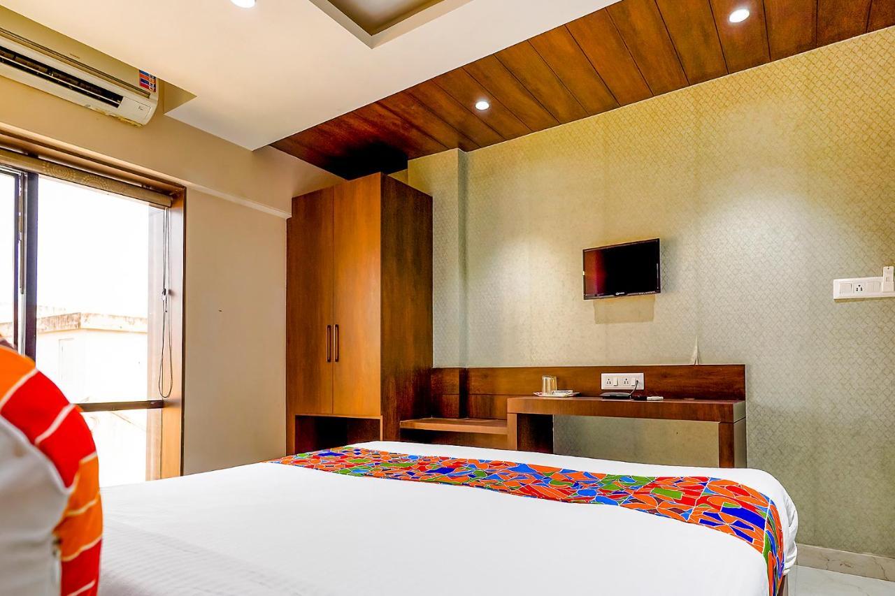 Fabhotel Eros 211 - Nr Sreebhumi コルカタ エクステリア 写真
