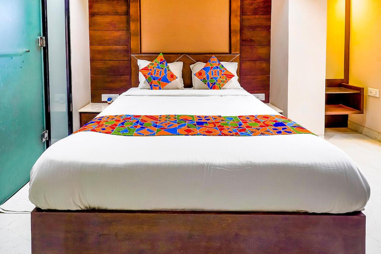 Fabhotel Eros 211 - Nr Sreebhumi コルカタ エクステリア 写真