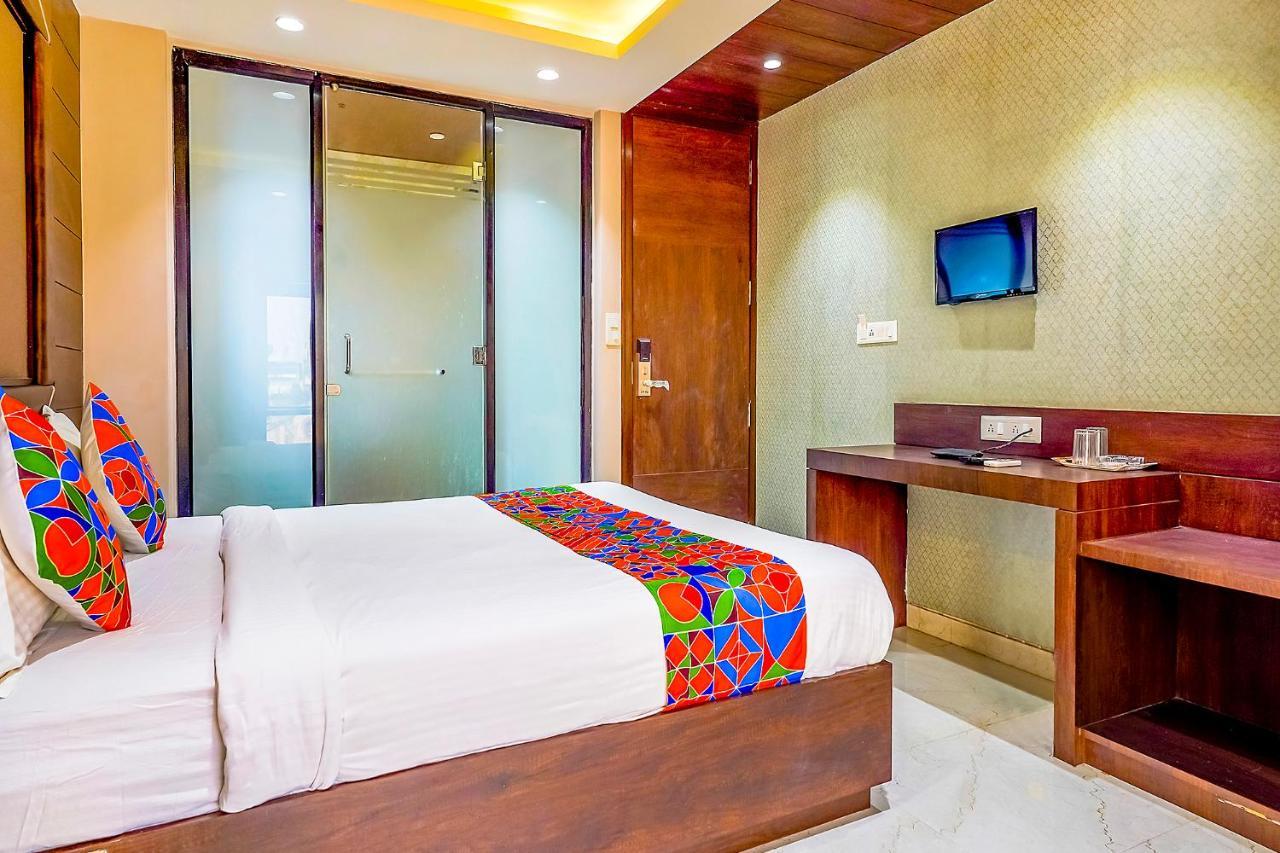 Fabhotel Eros 211 - Nr Sreebhumi コルカタ エクステリア 写真