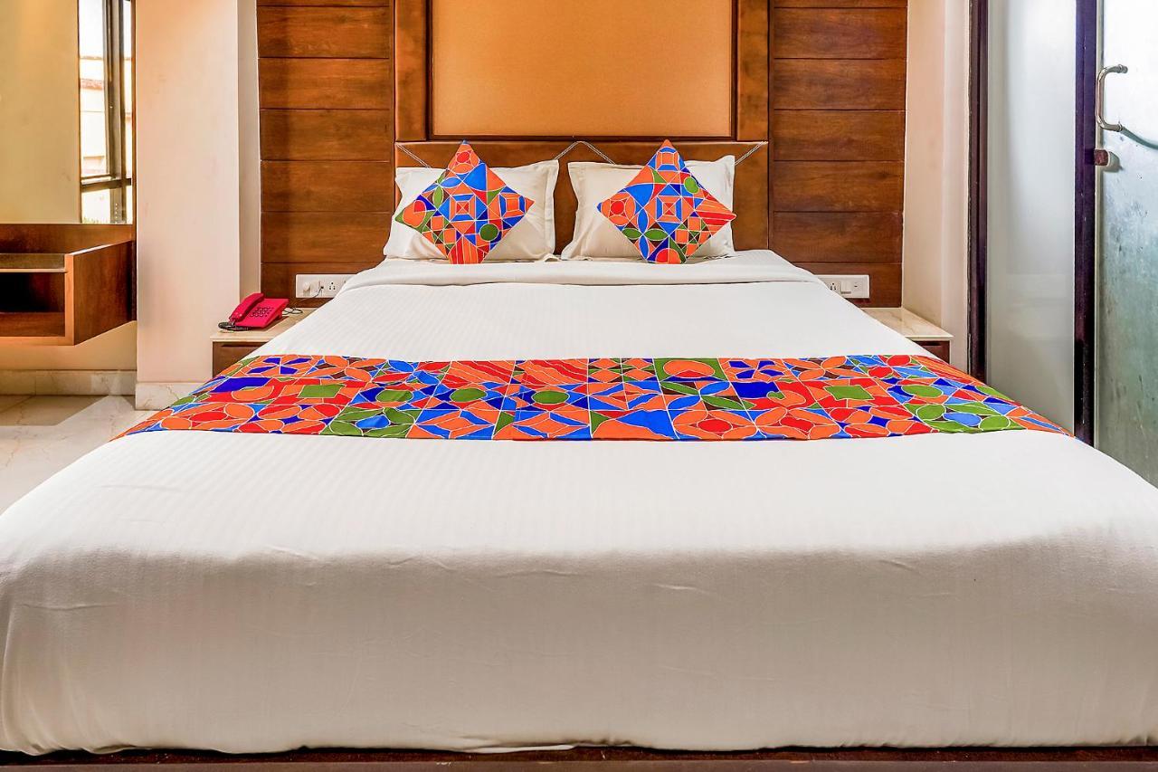 Fabhotel Eros 211 - Nr Sreebhumi コルカタ エクステリア 写真